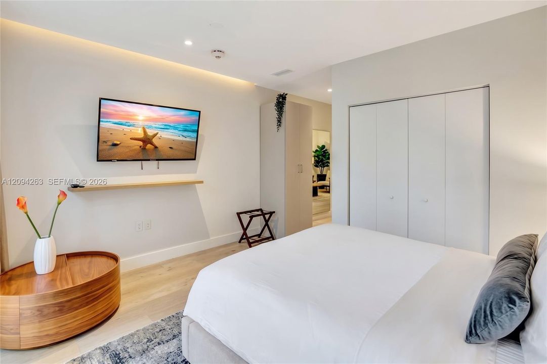 For Sale: $490,000 (0 beds, 1 baths, 476 Square Feet)