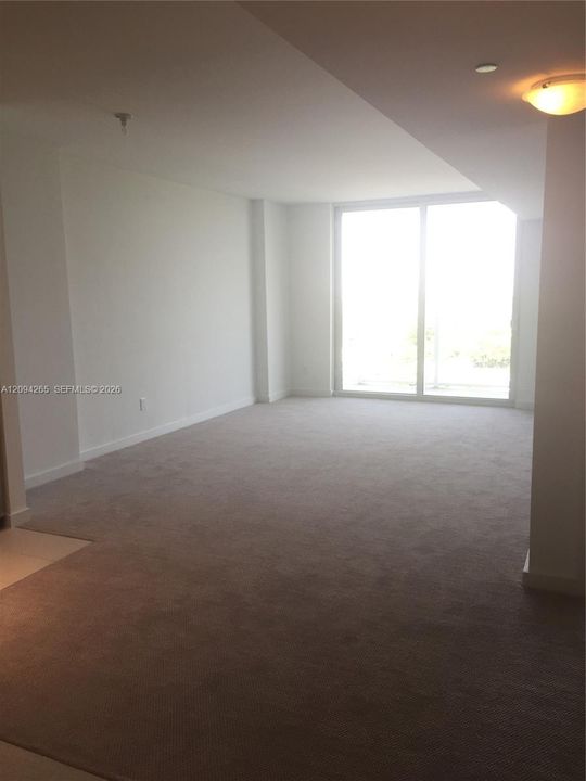 В аренду: $2,490 (1 спален, 1 ванн, 700 Квадратных фут)