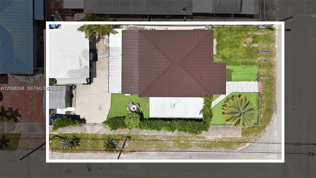 En Venta: $695,000 (5 camas, 3 baños, 925 Pies cuadrados)