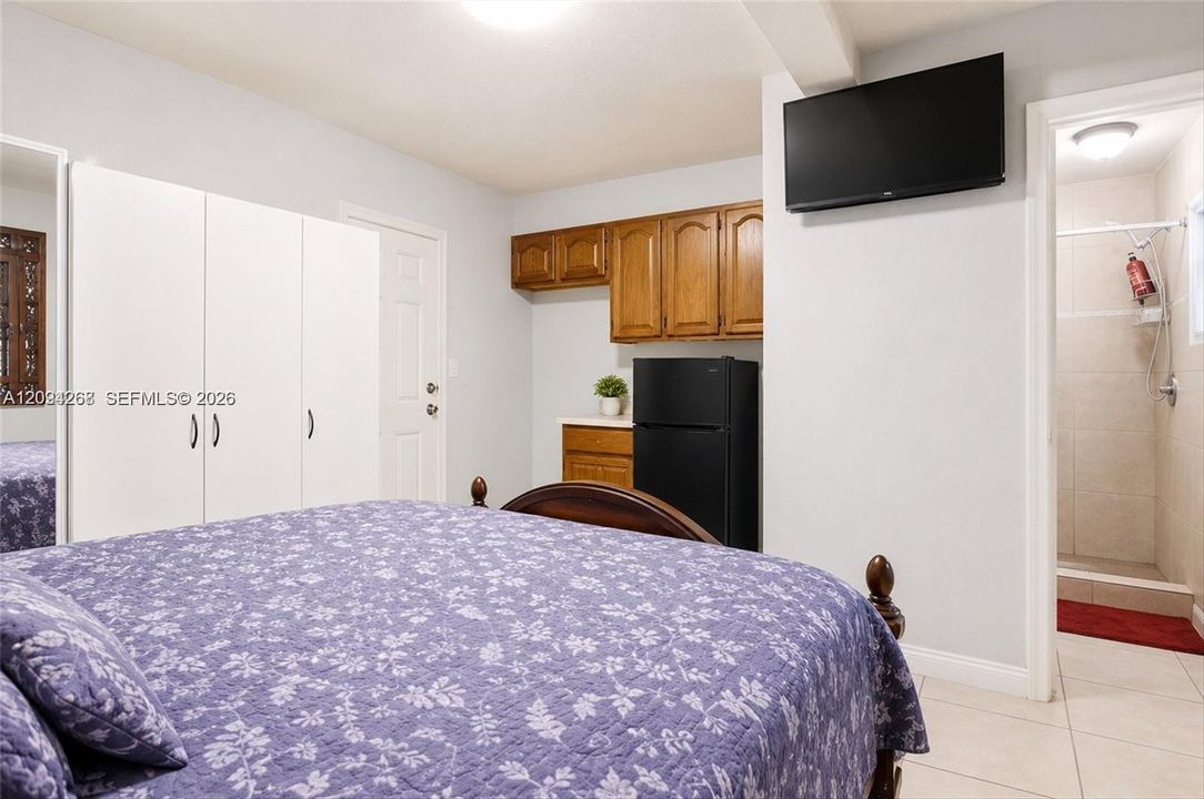 En Venta: $695,000 (5 camas, 3 baños, 925 Pies cuadrados)