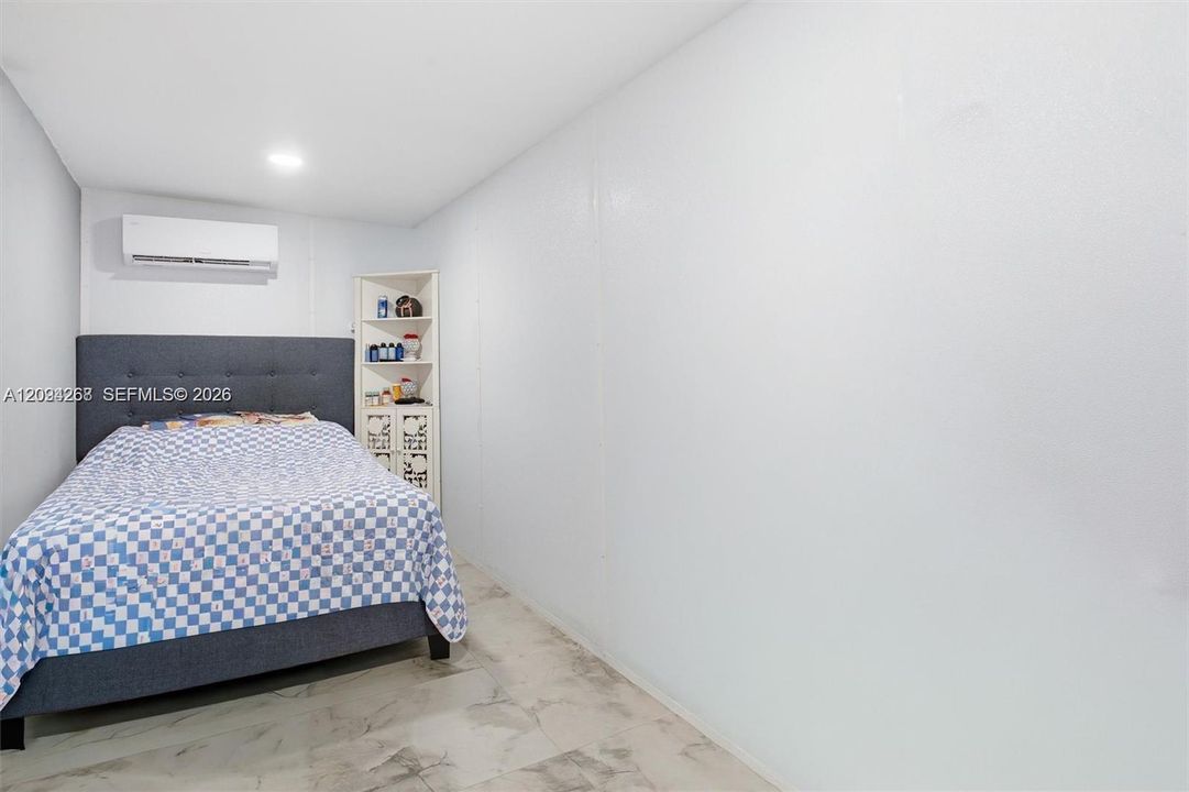 En Venta: $695,000 (5 camas, 3 baños, 925 Pies cuadrados)
