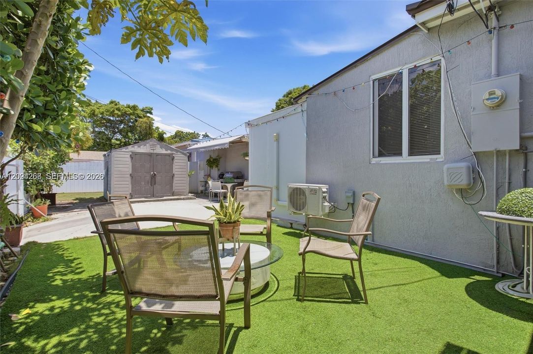 En Venta: $695,000 (5 camas, 3 baños, 925 Pies cuadrados)