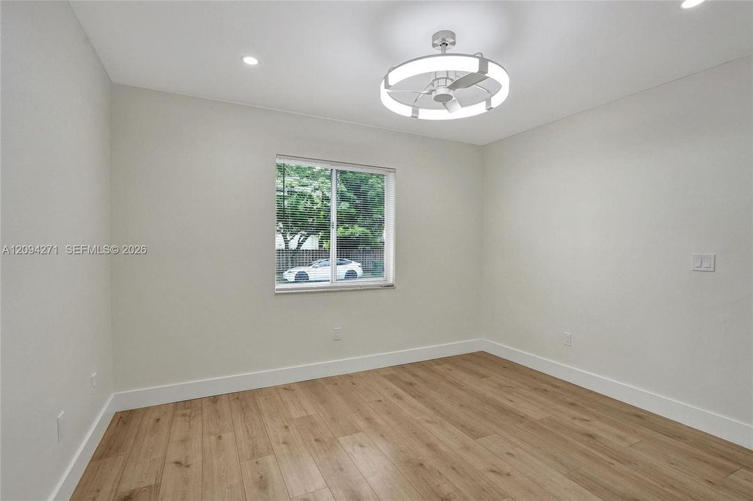 For Sale: $610,000 (3 beds, 3 baths, 1551 Square Feet)