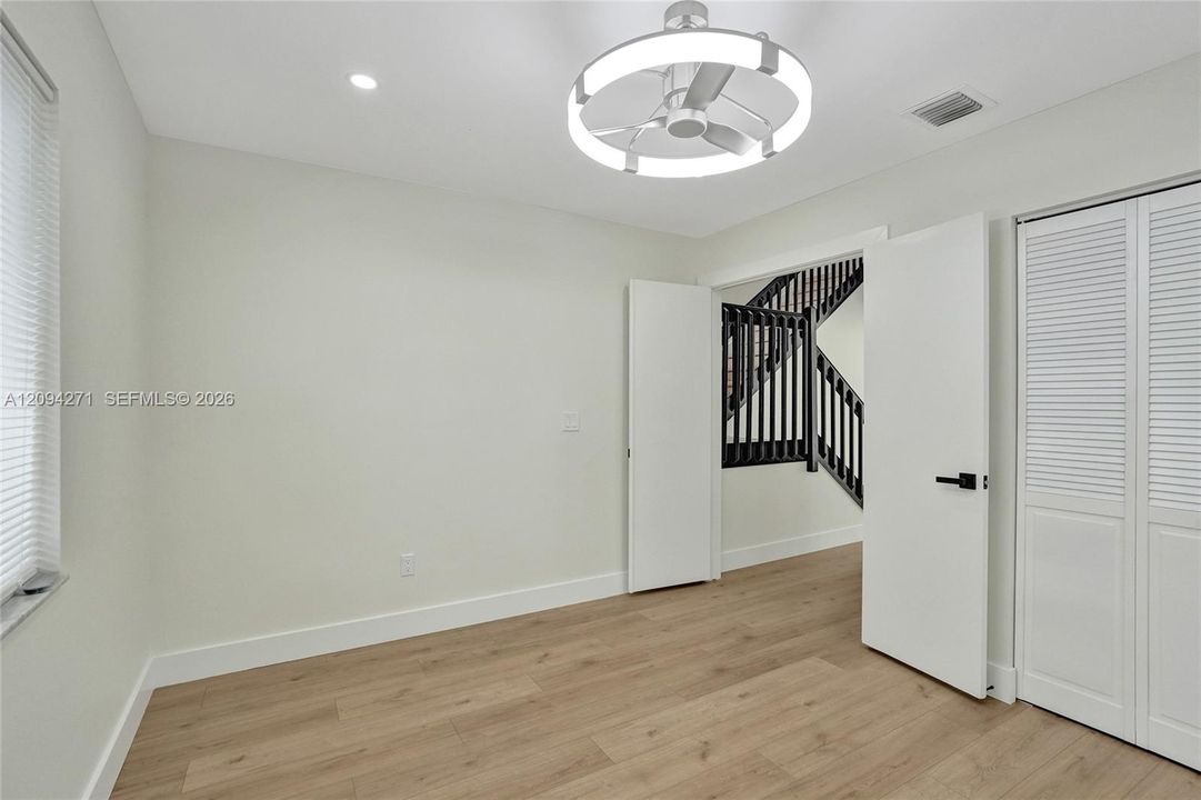 For Sale: $610,000 (3 beds, 3 baths, 1551 Square Feet)