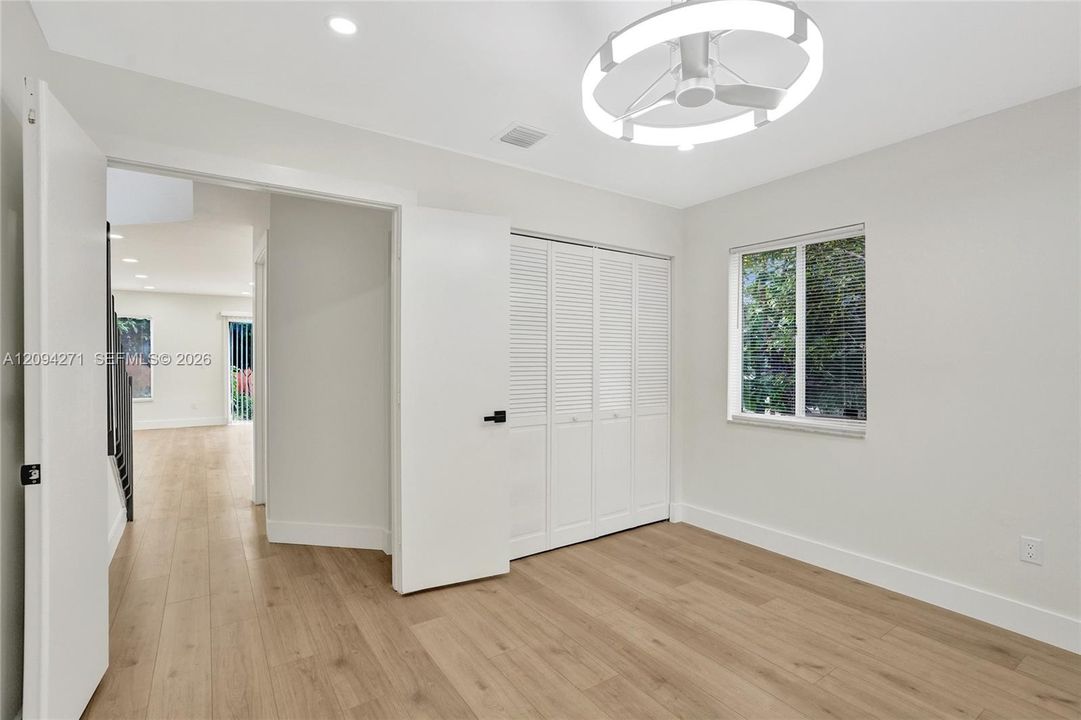 For Sale: $610,000 (3 beds, 3 baths, 1551 Square Feet)