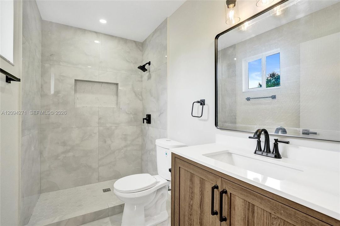 For Sale: $610,000 (3 beds, 3 baths, 1551 Square Feet)