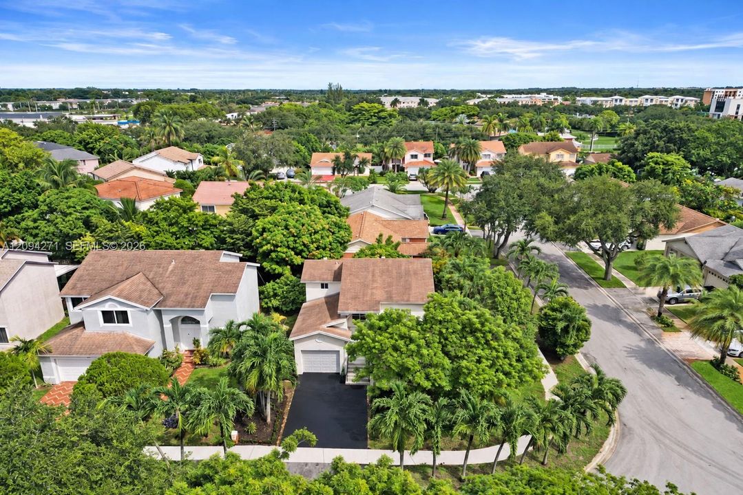 For Sale: $610,000 (3 beds, 3 baths, 1551 Square Feet)