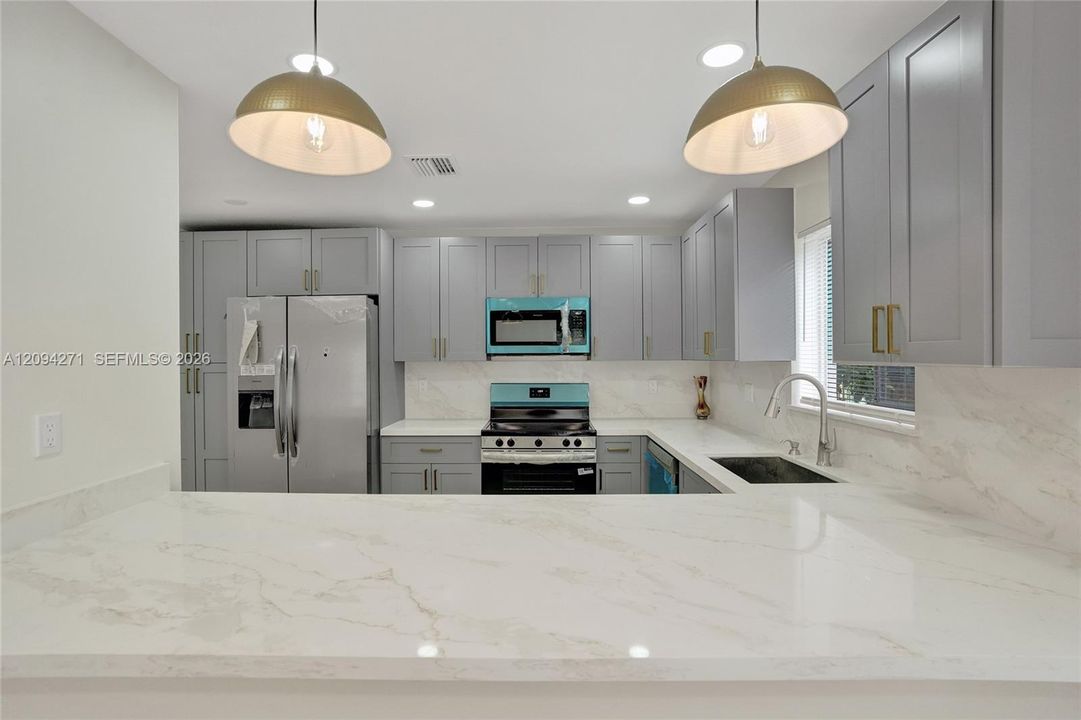 For Sale: $610,000 (3 beds, 3 baths, 1551 Square Feet)