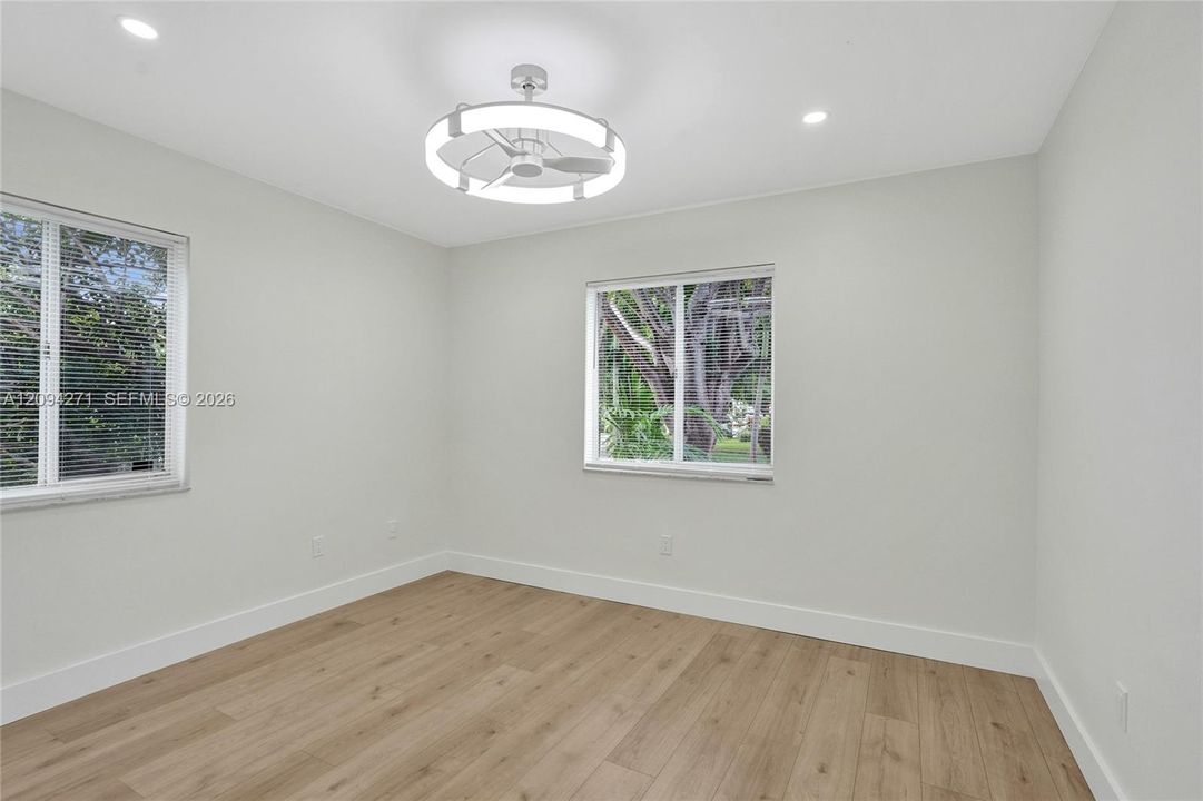 For Sale: $610,000 (3 beds, 3 baths, 1551 Square Feet)