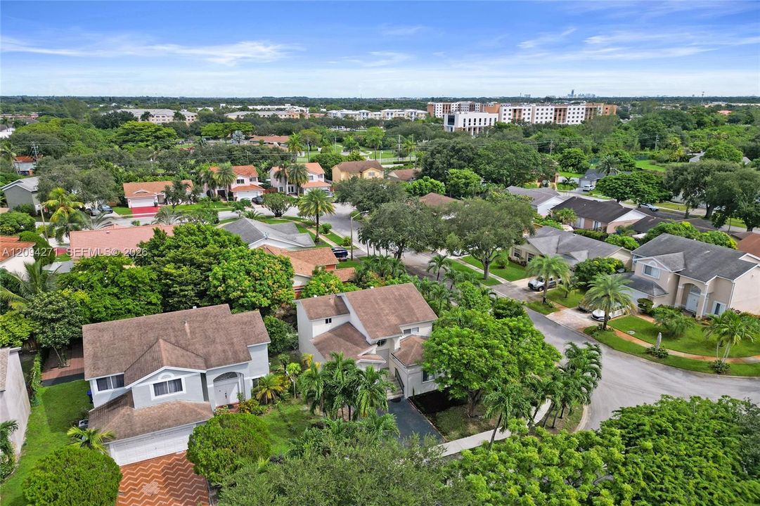 For Sale: $610,000 (3 beds, 3 baths, 1551 Square Feet)