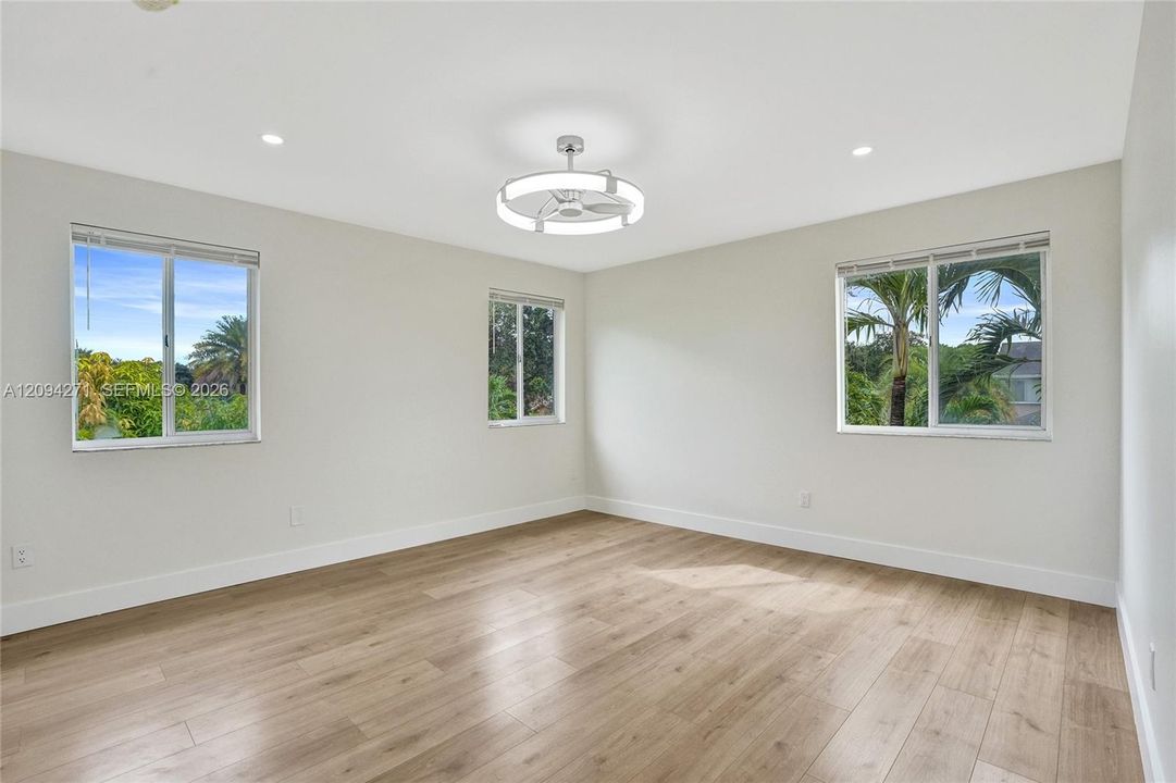 For Sale: $610,000 (3 beds, 3 baths, 1551 Square Feet)