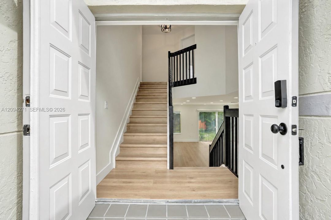 For Sale: $610,000 (3 beds, 3 baths, 1551 Square Feet)