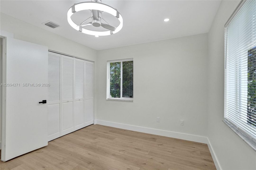 For Sale: $610,000 (3 beds, 3 baths, 1551 Square Feet)