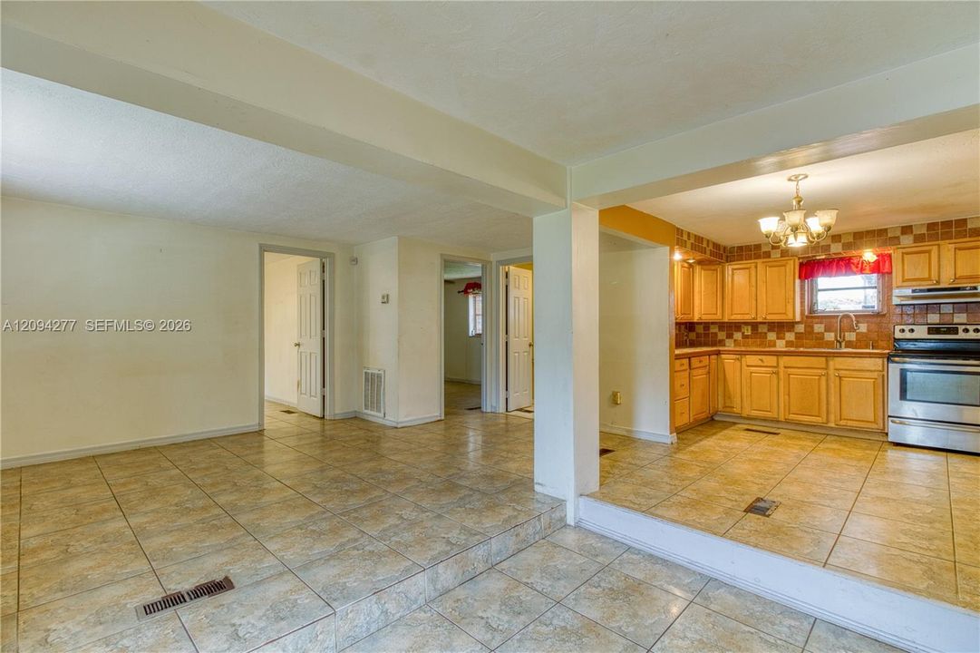 En Venta: $375,000 (3 camas, 2 baños, 1039 Pies cuadrados)