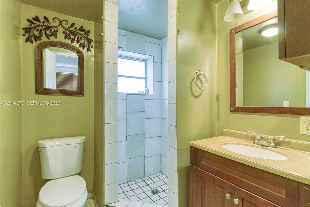 En Venta: $375,000 (3 camas, 2 baños, 1039 Pies cuadrados)