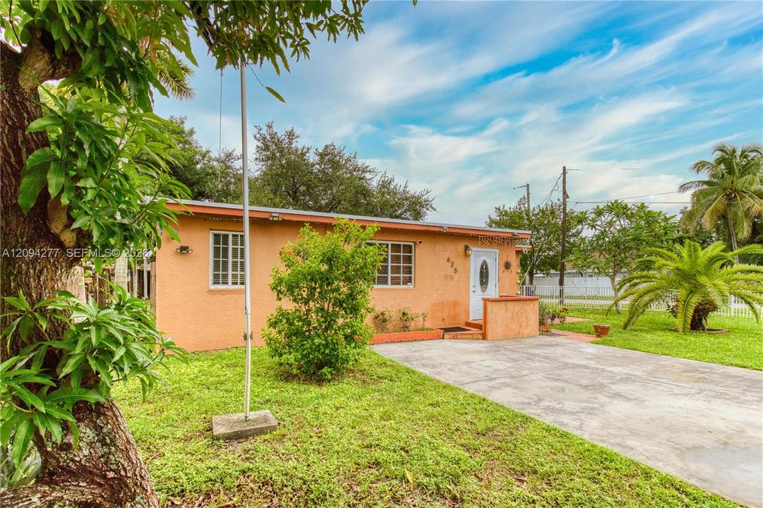 En Venta: $375,000 (3 camas, 2 baños, 1039 Pies cuadrados)