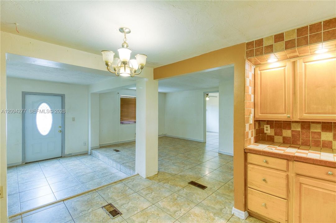 En Venta: $375,000 (3 camas, 2 baños, 1039 Pies cuadrados)