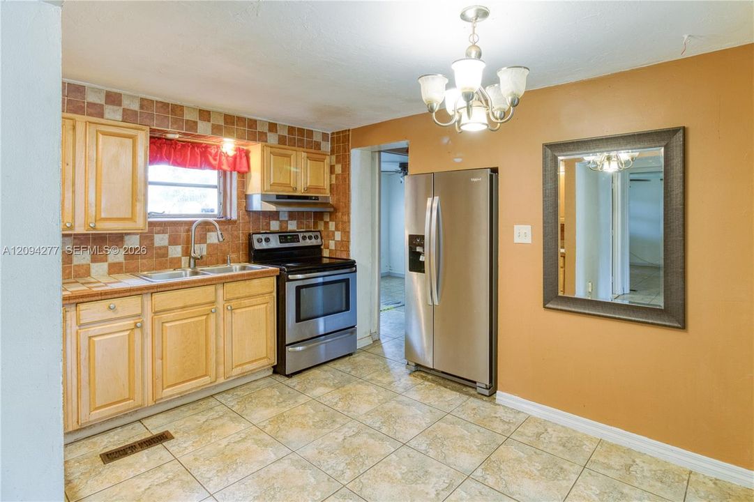 En Venta: $375,000 (3 camas, 2 baños, 1039 Pies cuadrados)