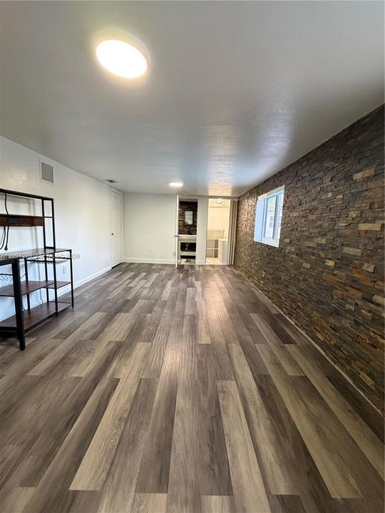 En Renta: $1,500 (0 camas, 1 baños, 2345 Pies cuadrados)