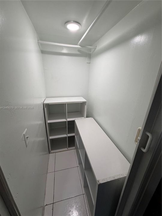 En Renta: $1,500 (0 camas, 1 baños, 2345 Pies cuadrados)