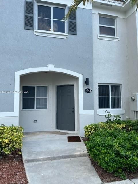 For Rent: $2,200 (2 beds, 2 baths, 1166 Square Feet)