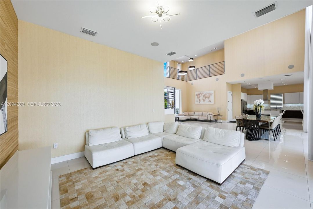 For Sale: $1,990,000 (5 beds, 5 baths, 3841 Square Feet)