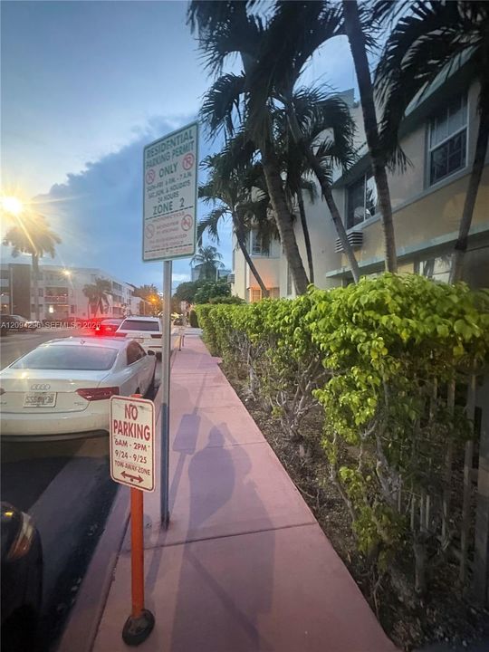 For Sale: $200,000 (1 beds, 1 baths, 420 Square Feet)