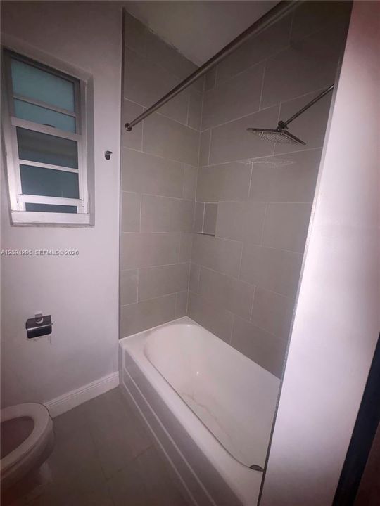 For Sale: $200,000 (1 beds, 1 baths, 420 Square Feet)