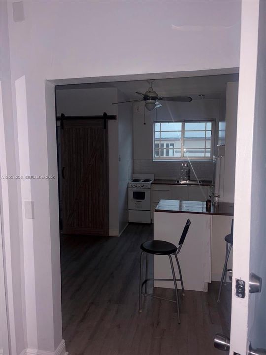 For Sale: $200,000 (1 beds, 1 baths, 420 Square Feet)