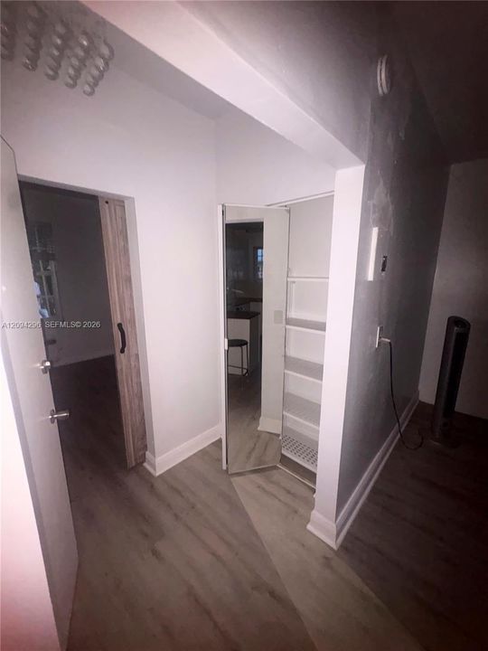 For Sale: $200,000 (1 beds, 1 baths, 420 Square Feet)