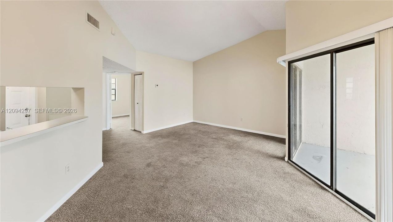На продажу: $179,900 (2 спален, 2 ванн, 970 Квадратных фут)