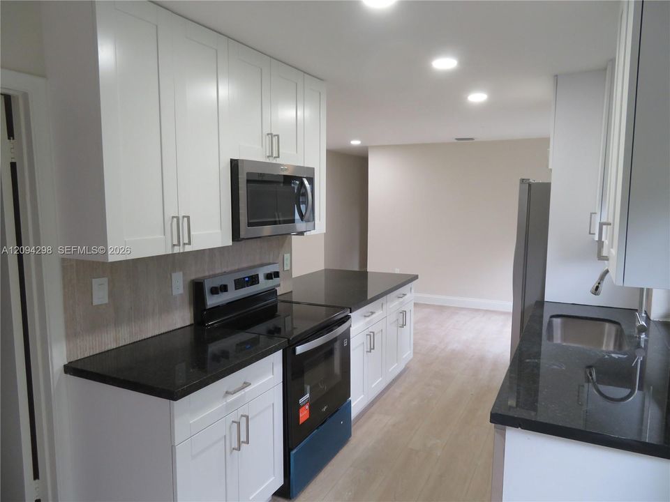 На продажу: $535,000 (3 спален, 2 ванн, 1325 Квадратных фут)