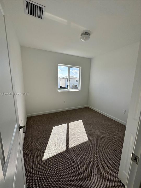 В аренду: $2,599 (4 спален, 3 ванн, 1338 Квадратных фут)