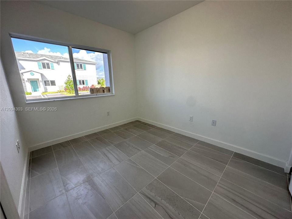В аренду: $2,599 (4 спален, 3 ванн, 1338 Квадратных фут)