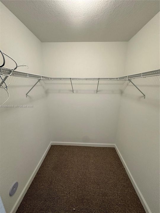 В аренду: $2,599 (4 спален, 3 ванн, 1338 Квадратных фут)
