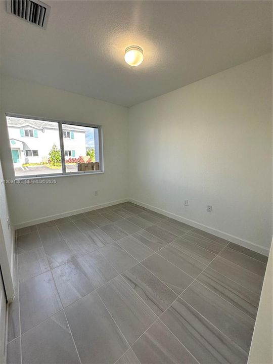 В аренду: $2,599 (4 спален, 3 ванн, 1338 Квадратных фут)