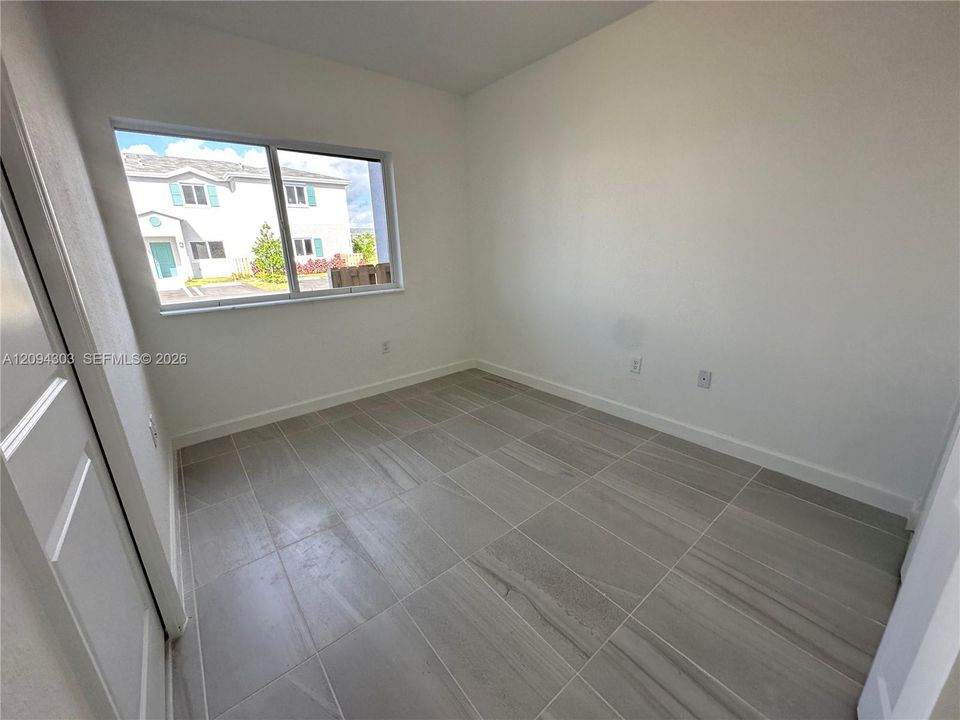 В аренду: $2,599 (4 спален, 3 ванн, 1338 Квадратных фут)