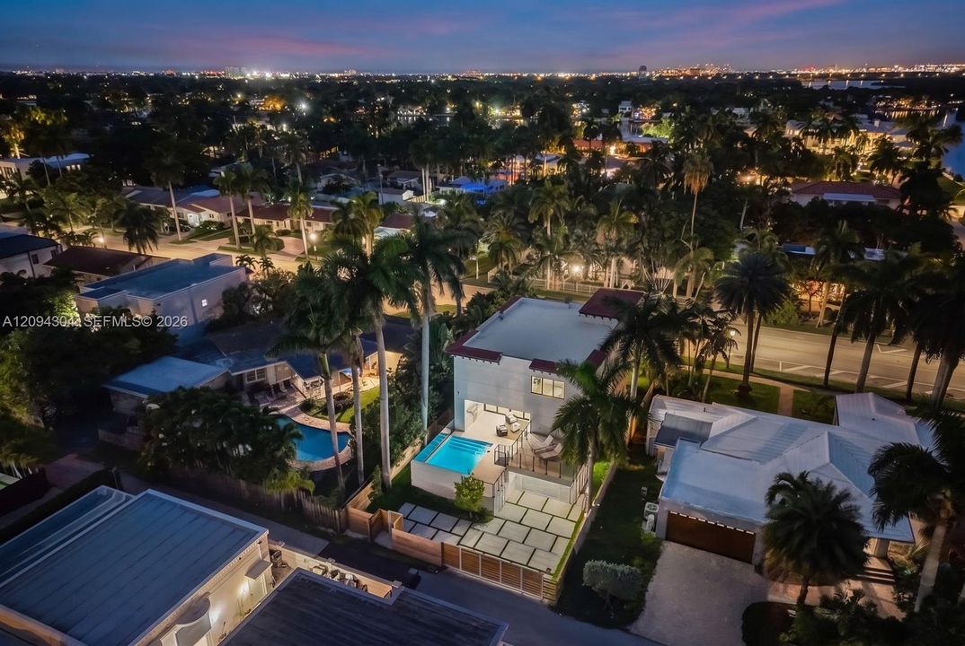 En Venta: $2,850,000 (4 camas, 4 baños, 3169 Pies cuadrados)