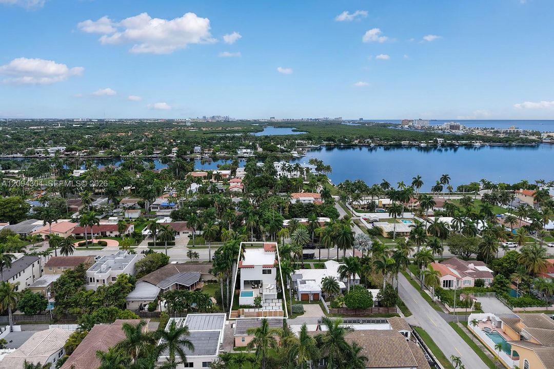 En Venta: $2,850,000 (4 camas, 4 baños, 3169 Pies cuadrados)