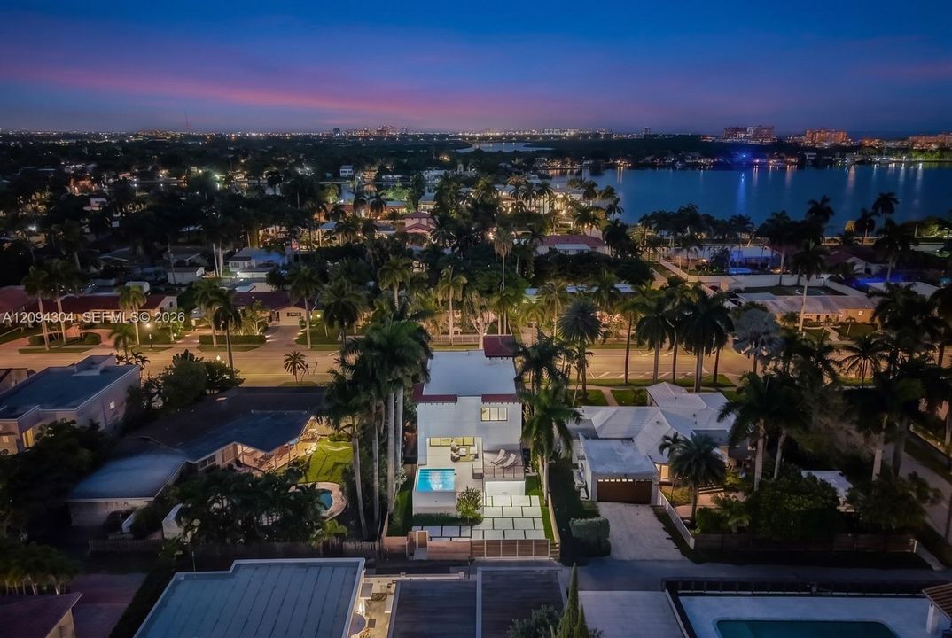 En Venta: $2,850,000 (4 camas, 4 baños, 3169 Pies cuadrados)