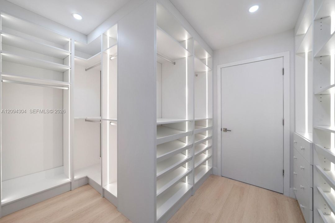 En Venta: $2,850,000 (4 camas, 4 baños, 3169 Pies cuadrados)