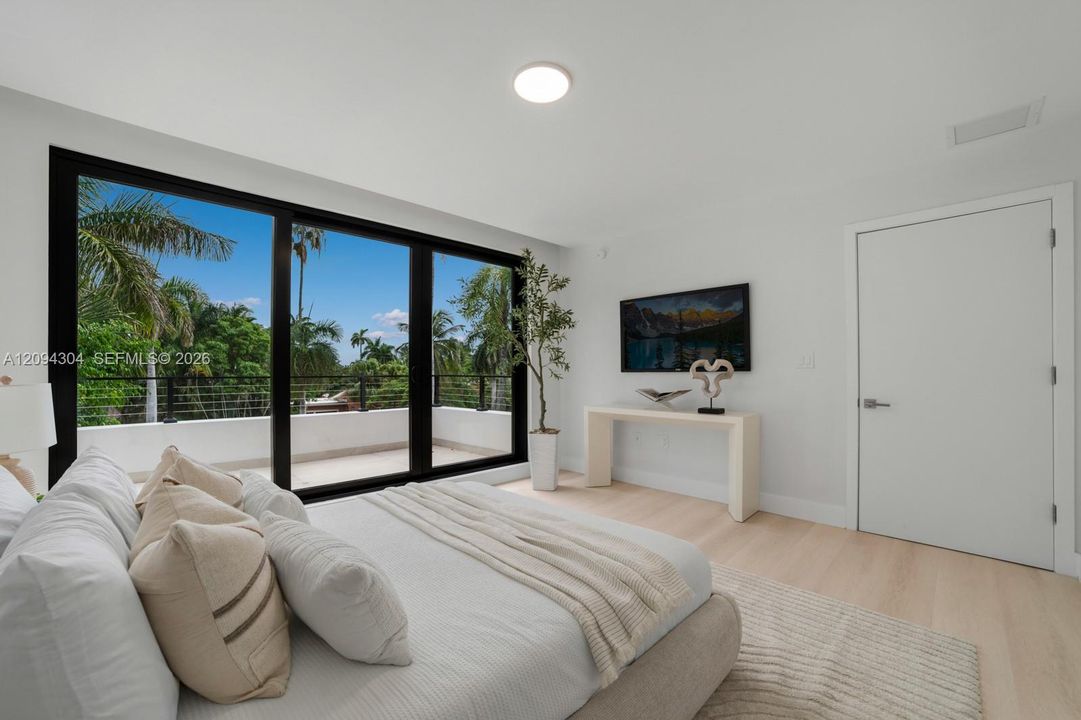 En Venta: $2,850,000 (4 camas, 4 baños, 3169 Pies cuadrados)