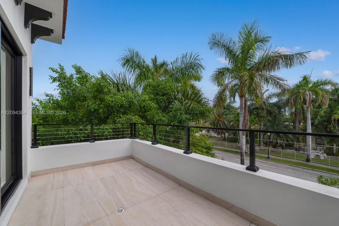 En Venta: $2,850,000 (4 camas, 4 baños, 3169 Pies cuadrados)