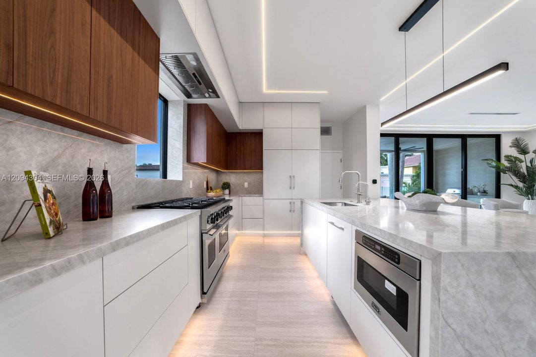 En Venta: $2,850,000 (4 camas, 4 baños, 3169 Pies cuadrados)