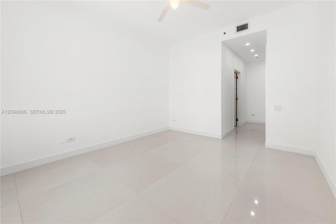 En Venta: $2,370,000 (3 camas, 3 baños, 2520 Pies cuadrados)