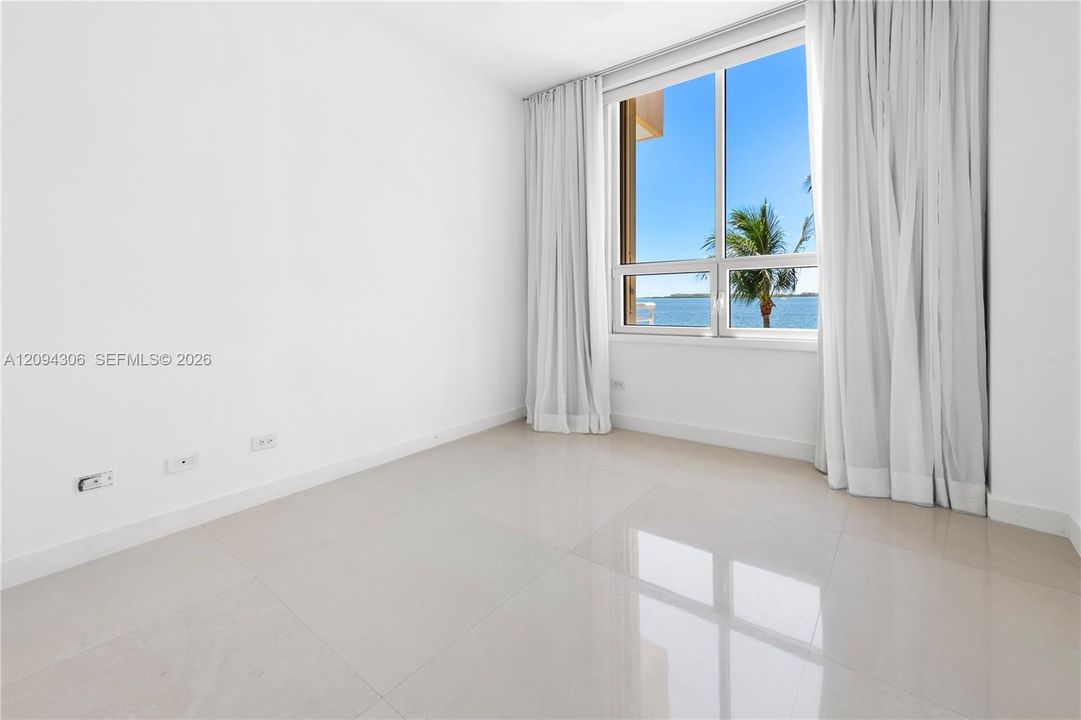 En Venta: $2,370,000 (3 camas, 3 baños, 2520 Pies cuadrados)