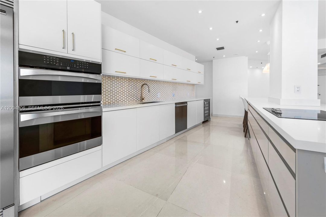En Venta: $2,370,000 (3 camas, 3 baños, 2520 Pies cuadrados)