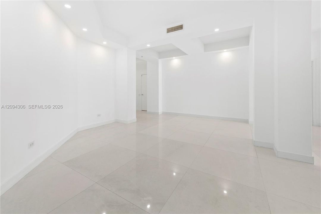 En Venta: $2,370,000 (3 camas, 3 baños, 2520 Pies cuadrados)
