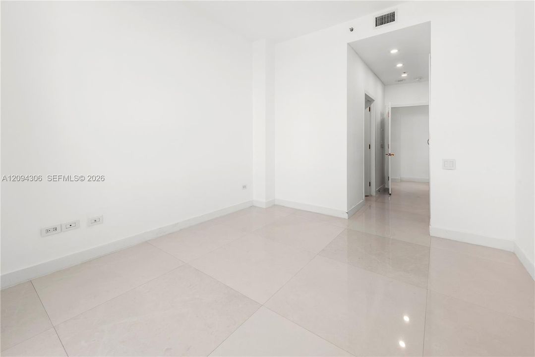 En Venta: $2,370,000 (3 camas, 3 baños, 2520 Pies cuadrados)