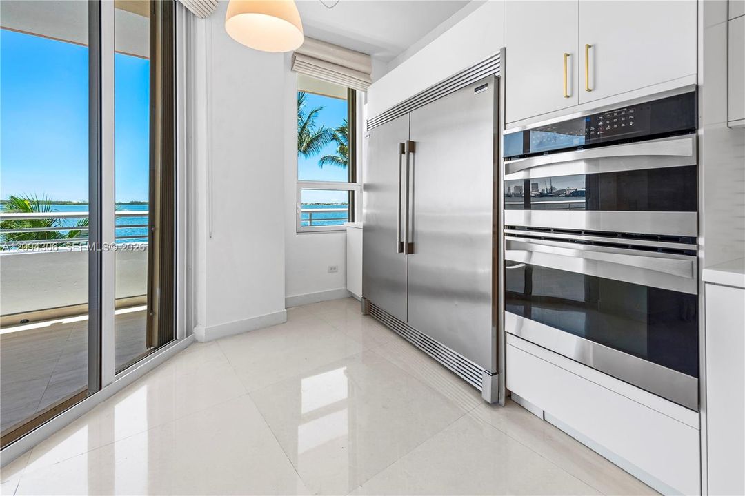 En Venta: $2,370,000 (3 camas, 3 baños, 2520 Pies cuadrados)